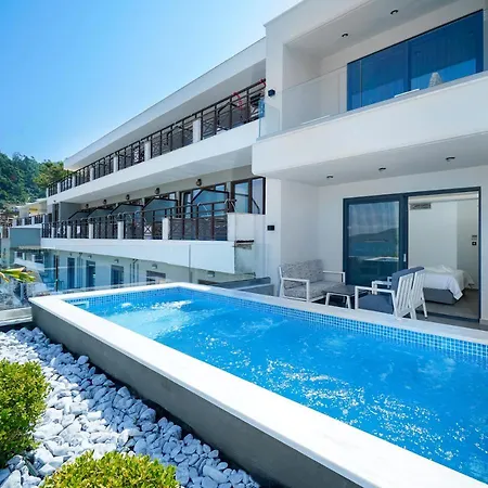 Апарт-отель Aloe Elegant 4*