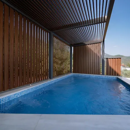 Апарт-отель Aloe Elegant 4*