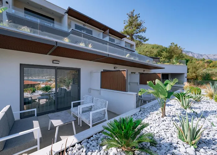 Aloe Elegant Apartahotel 4*